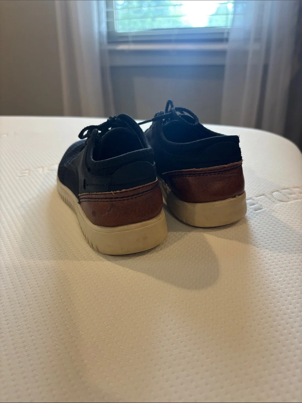 Steve Madden boys black mesh dress/casual lace up shoes. Size 1